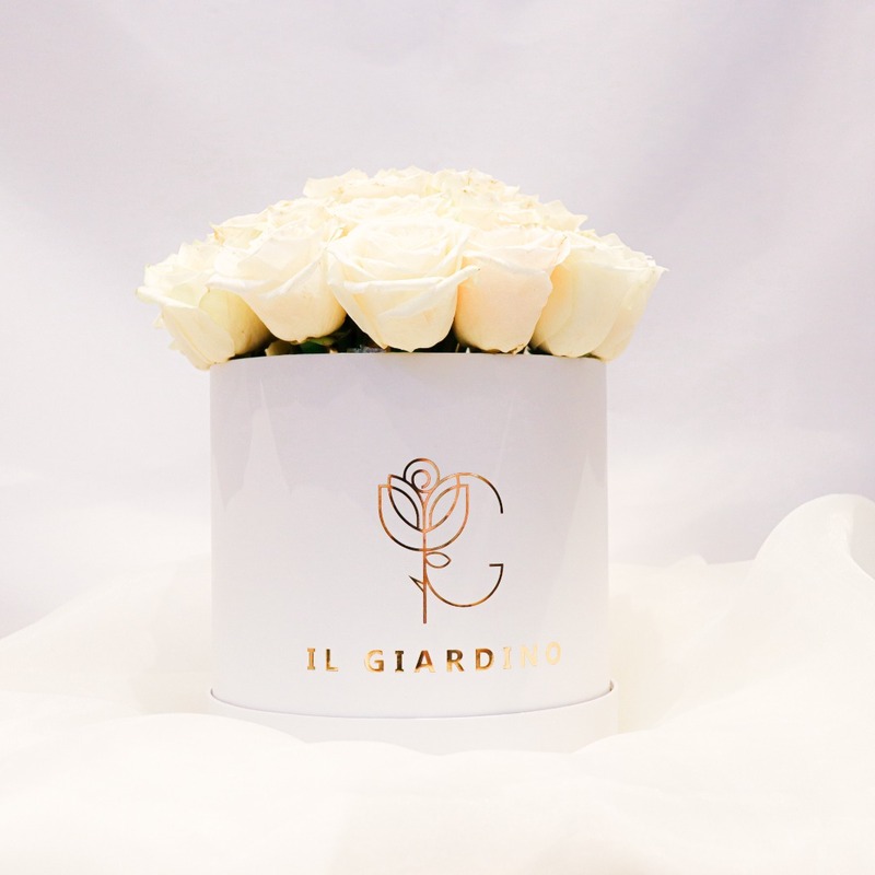 Small Box of Roses (Black box/White box)